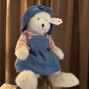 Heart to Heart Boyd Bear